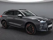 CUPRA Terramar 1.5TSIe-Hybrid 200kW/272PK VZ · Panoramadak · Trekhaak · 360°Camera · Sennheiser sound · Garantie t/m 28-04-2030 of 100000km.