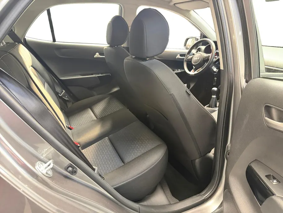 Kia Picanto 1.0 DPi DynamicLine RESTERENDE FABRIEKSGARANTIE T/M 2033 | Apple Carplay / Android Auto | Lichtsensor | Cruise Control | Camera Achter | 14'Lichtmetalen Velgen | Airconditioning