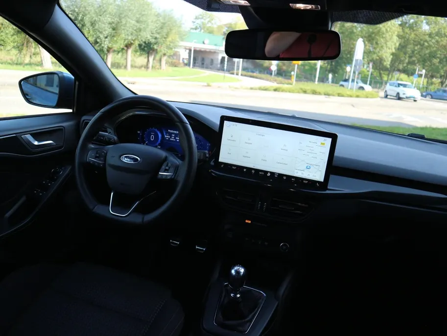 Ford Focus Wagon 1.0 EcoBoost Hybrid ST Line X 155 PK | Elektrische Trekhaak | Winterpack | Design Pack | NL Auto |