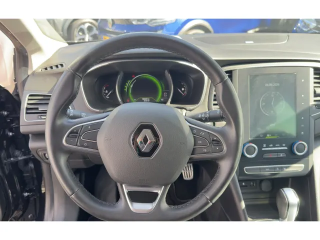 Renault Mégane 1.2 TCe 130 EDC ( automaat ) Bose | Half leder | Climat | Camera | Navigatie | Cruise |