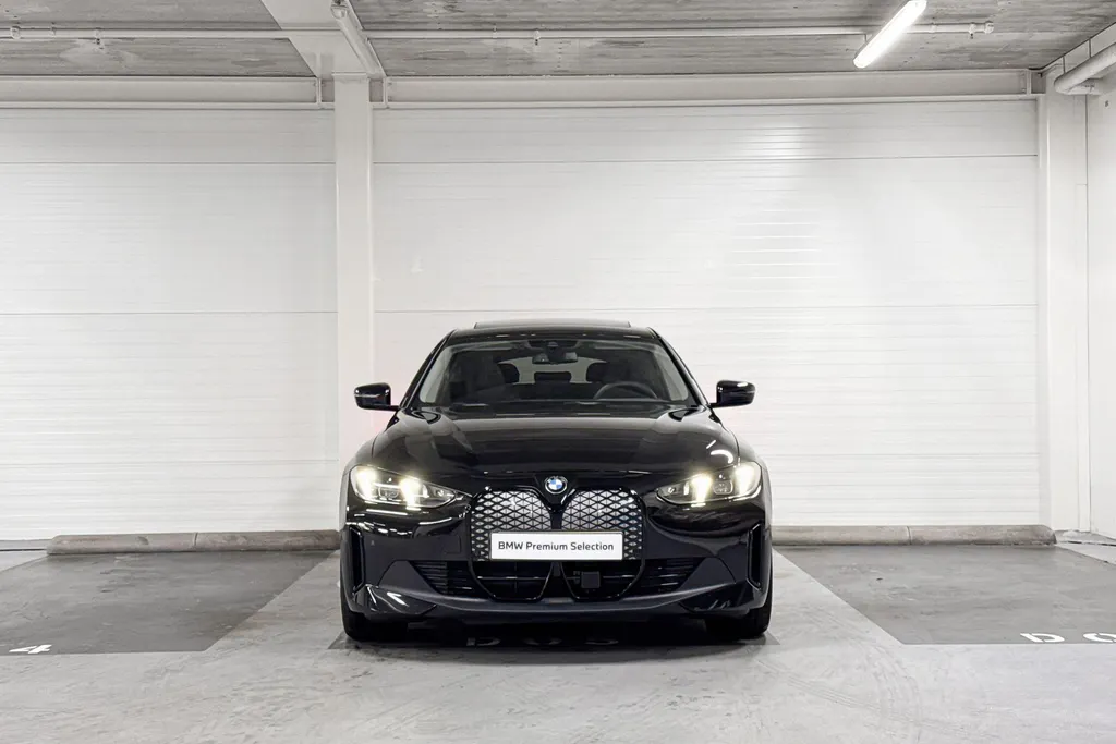 BMW i4 eDrive35
