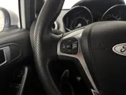 Ford Fiesta 1.0 EcoBoost ST Line NAVI AIRCO CRUISE CONTROLE LM VELGEN SPORTPAKKET ZEER DIKKE FIESTA VOLLEDIG ONDERHOUDEN VAN EEN LIEFHEBBER GEWEEST