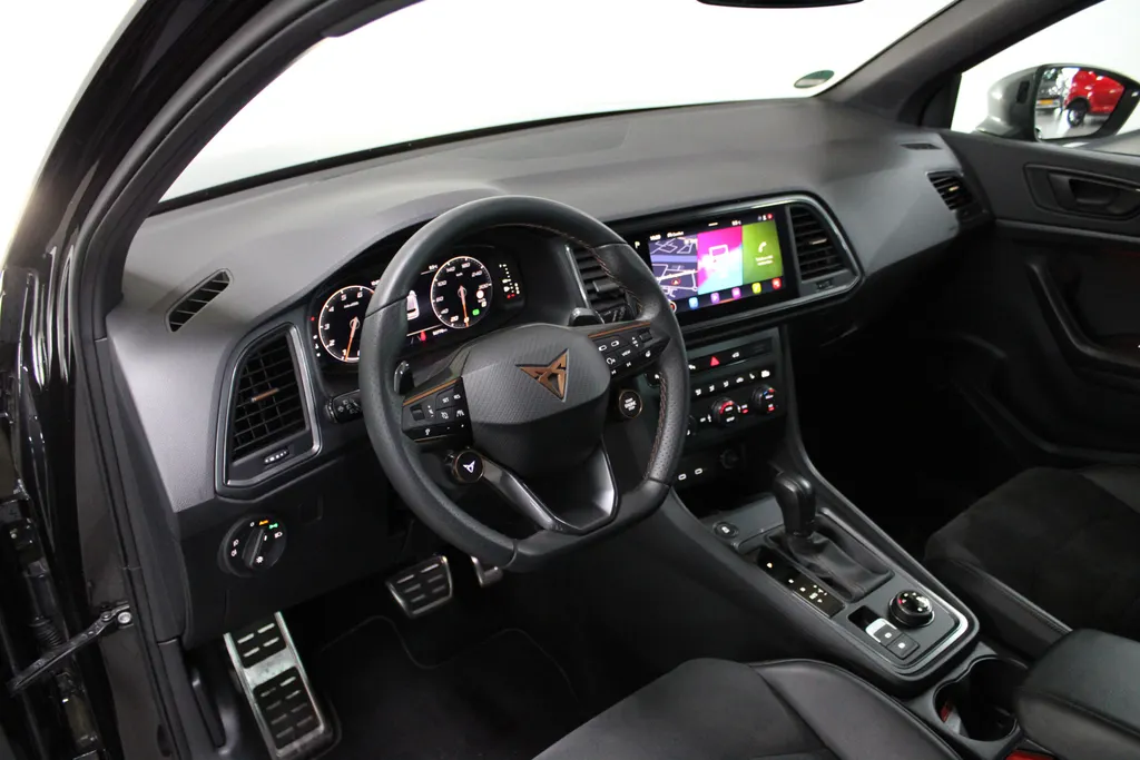 CUPRA Ateca 2.0 TSI 4DRIVE Limited Edition / Akrapovič / Pano. / Brembo / 360 Camera /