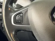 Renault Captur 120PK TCe Intens Automaat | Trekhaak | Navi | LM Velgen Hoogglans Zwart | Camera | Parkeersensoren | Full LED | Climate Control | Cruise Control | Keyless Entry | Elektrische Ramen & Spiegels | Licht & Regen Sensor |