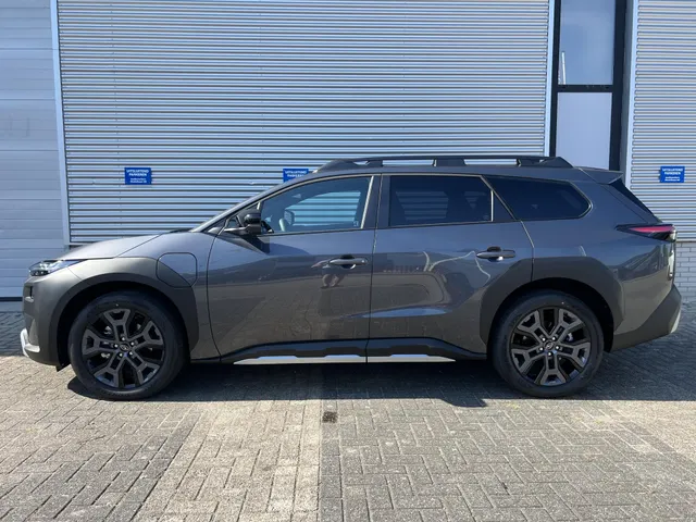 Subaru Outback E-Outback 4E-xperience+ 74.7 kWh | Meest Luxe Uitvoering | Panorama Dak | Stoel Ventilatie | Prijs Incl. Metallic Lak | Demonstratie Voertuig