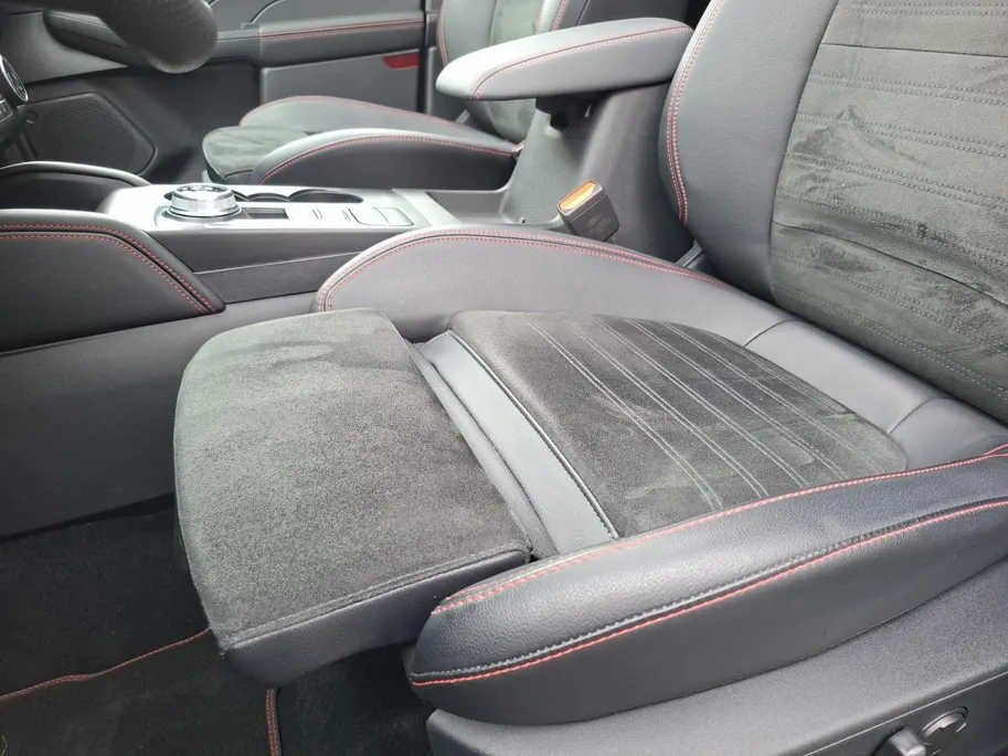 Ford Kuga 2.5 PHEV ST-Line X Black Pack | NL-Auto | 1e Eigenaar | Dealer onderhouden | Panoramadak | Winterpack | Black Pack | AGR | 20' Lichtmetaal | Adaptive Cruisecontrol | Dodehoekdetectie | B&O Audio | El. Achterklep | El. Trekhaak