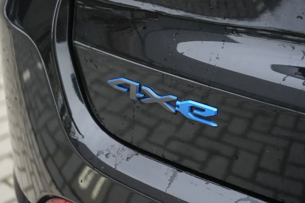 Jeep Compass 4xe 240 PK Hybrid S | Leder | Navi | Winter | Camera | 19'