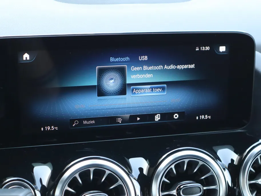 Mercedes-Benz GLA 250 e AMG Line l Keyless l Achteruitrij camera l Stoelverwarming