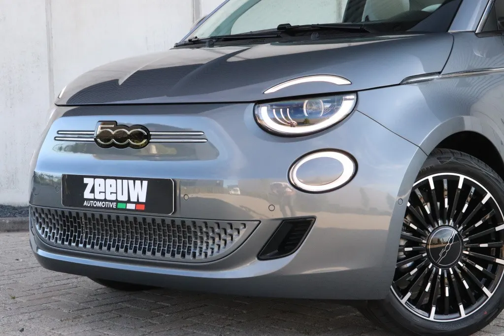 Fiat 500e C La Prima by Bocelli 42 kWh | JBL | Winter | Camera | 17′