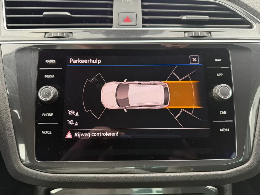 Volkswagen Tiguan 1.4 TSI HYBRIDE, | Metallic | LM velgen | NU Rijklaarprijs! Incl.12 Maanden, APK, Onderhoudsbeurt etc! Premiumpakket gratis!