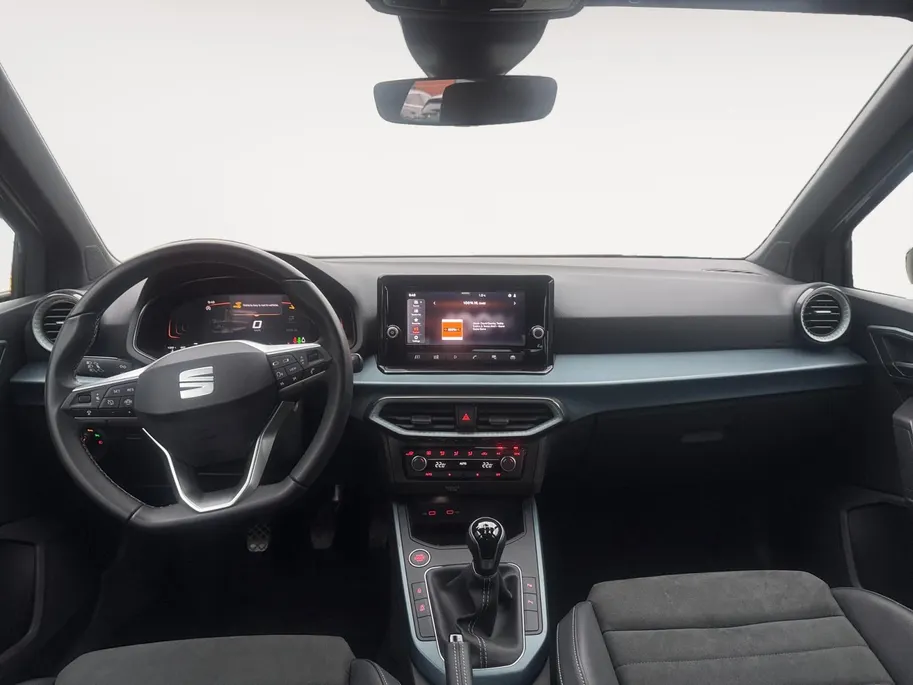 SEAT Arona 1.0 EcoTSI Style Business Connect | Camera | Apple Carplay/Android Auto | Cruise Control | Keyless | Climate Control |