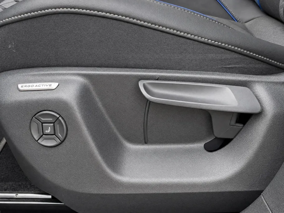 Volkswagen Tayron 1.5 eHybrid 272pk DSG R-Line Edition · Panoramadak · Inklap. Trekhaak · 360 Camera · Matrix LED · Dodehoeksensor · Stuur- & Stoelverwarming · Garantie t/m 16-02-2030 of 100.000km