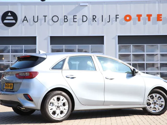 Kia Ceed 1.0 T-GDi 120PK DynamicLine | Navi | Camera | Cruise | Apple carplay