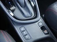 Toyota Yaris 1.5 Hybrid Launch Edition | 17' LM | Clima | Cruise adapt.| PDC V+A | Camera | HUD | Keyless | Navi | 1e eigenaar |