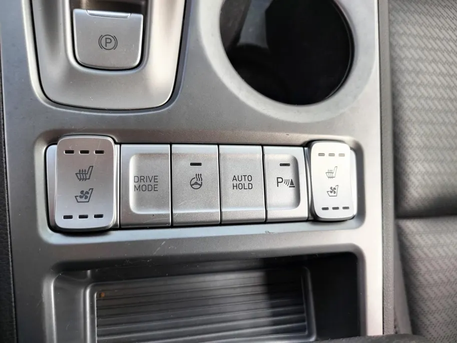 Hyundai Kona EV Premium 64 kWh | Vol opties | Zeer netjes | Leder | HUD |