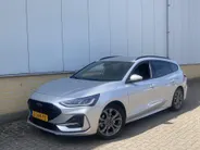 Ford Focus 1.0 EcoBoost Hybrid 125 pk ST Line Wagon Navigatie groot scherm - Apple Carplay/ Android Auto - Winter Pack - Driver Assistance Pack