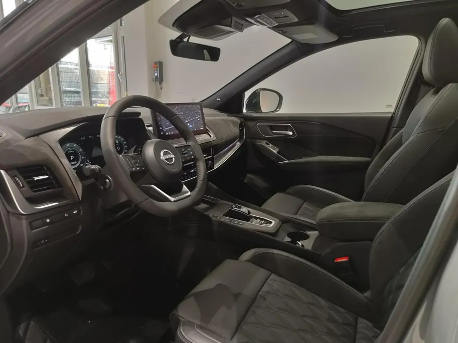 Nissan QASHQAI 1.3 MHEV Xtronic Tekna Plus | 1800KG TREKGEWICHT | €5.000,- VOORRAAD KORTING! | FULL OPTION |