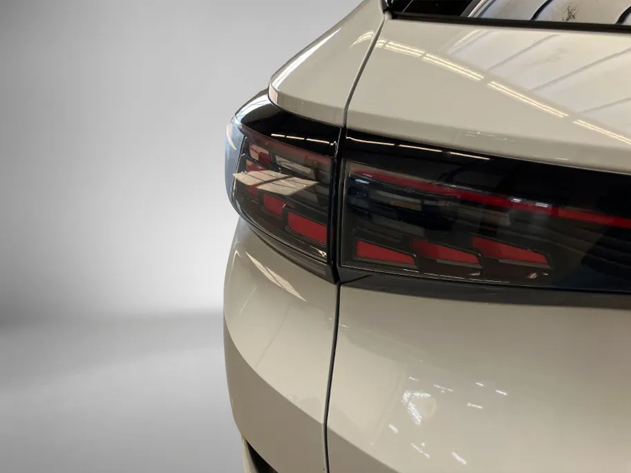 Volkswagen ID.4 52 kWh 170PK · Panoramadak · Apple/Android Car Play · Camera + Parkeersensoren · SOH 92.3%