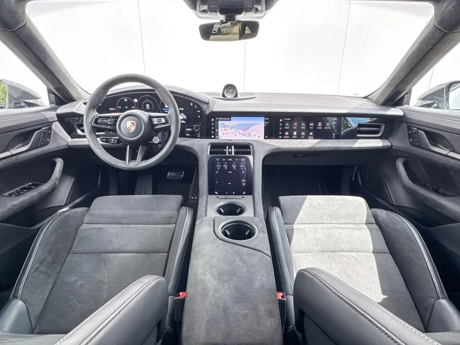 Porsche Taycan Sport Turismo GTS 93 kWh