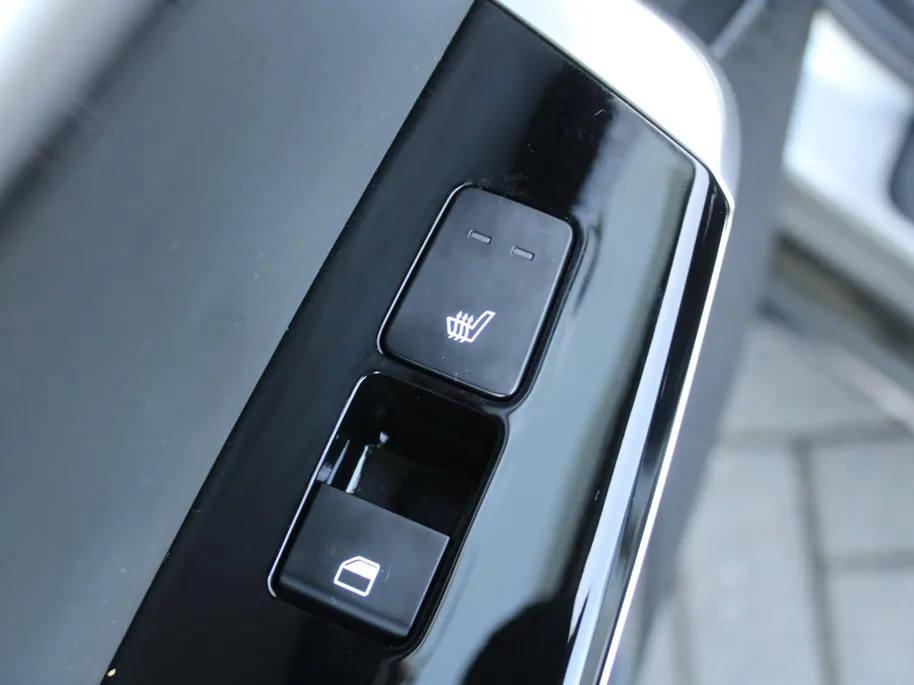 Kia EV6 Plus 77.4 kWh | Stuur-/stoelverwarming + ventilatie | Elektr. stoelverstelling + achterklep | Warmtepomp | 19" LM | Camera | LED |