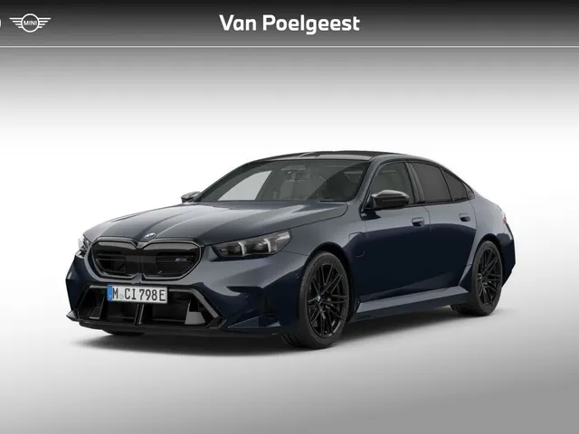 BMW M5 Sedan