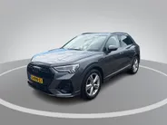 Audi Q3 35TFSI 110KW/150PK S-Line · Camera · Trekhaak · Panoramadak · Stoelverwarming · Apple/Android Car Play ·
