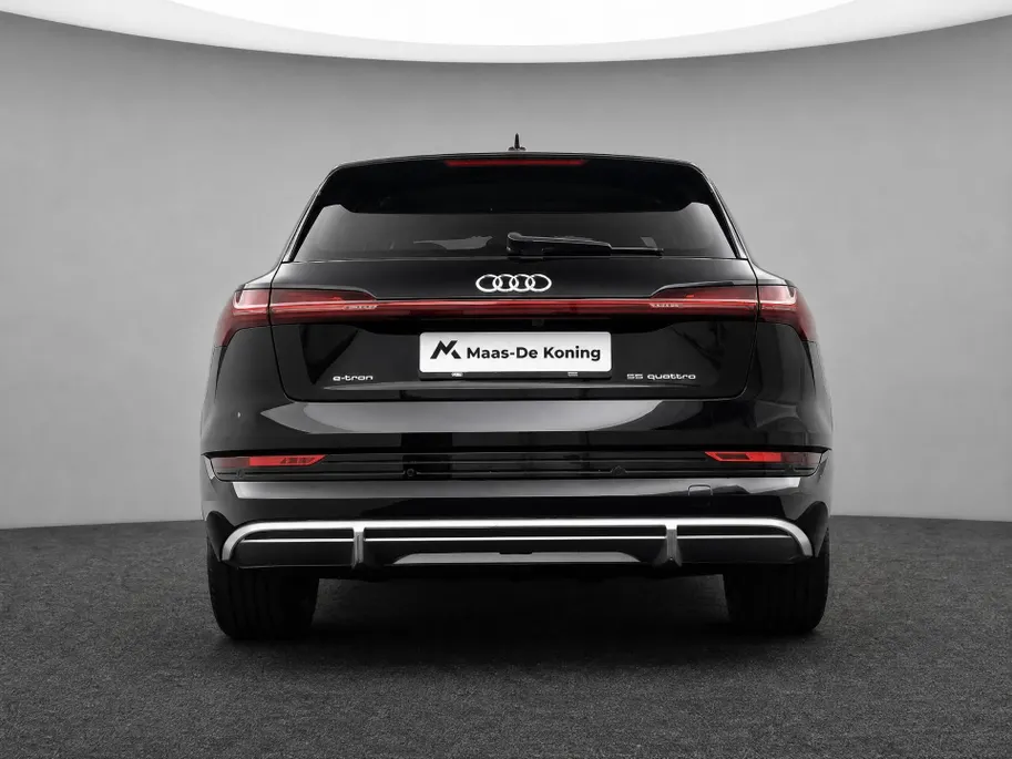 Audi e-tron 55 quattro 95 kWh 408pk S Edition · SOH 96,8% · Camera · Luchtvering · Afneembare Trekhaak · Head-Up Display · Elek. Achterklep · Stoelverwarming · 20'Velgen ·