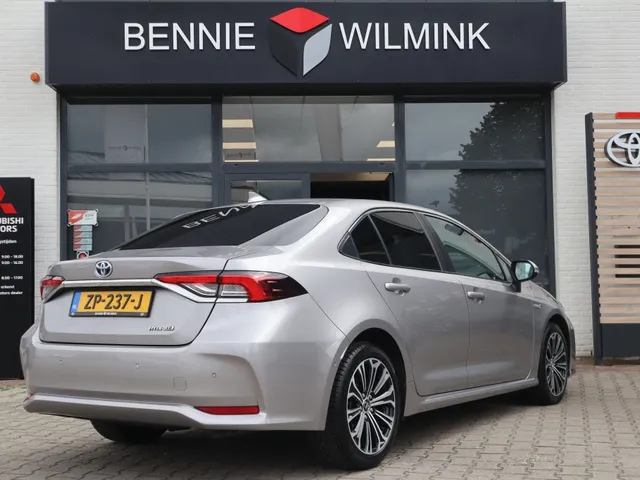 Toyota Corolla 1.8 Hybrid Style | All Seasons | Parkeersensoren V+A