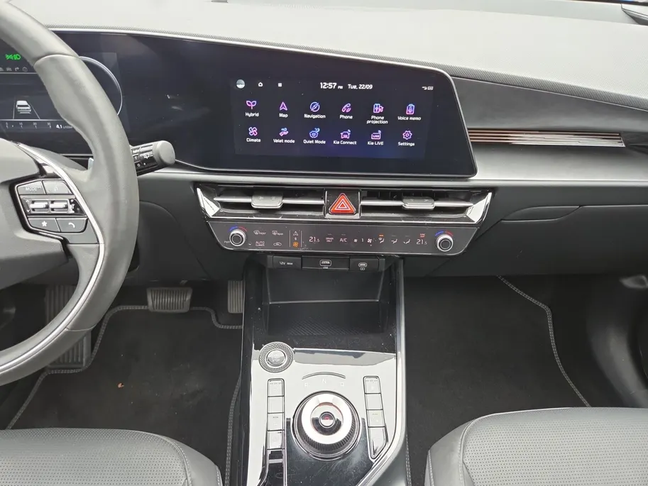 Kia Niro 1.6 GDi Hybrid DynamicPlusLine | Dealer onderhouden | Open dak | Lederen bekleding | Trekhaak | Stoelverwarming | Apple CarPlay & Android Auto | Dodehoek Detectie | Fabrieksgarantie t/m 6-2031 |