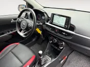 Kia Picanto 1.0 MPi GT-Line Edition Apple Carplay/Android Auto , navi , cruise , lm velgen , tel , camera , usb , sport stoelen , super mooie uitvoering . auto is voorzien van een nieuwe koppeling