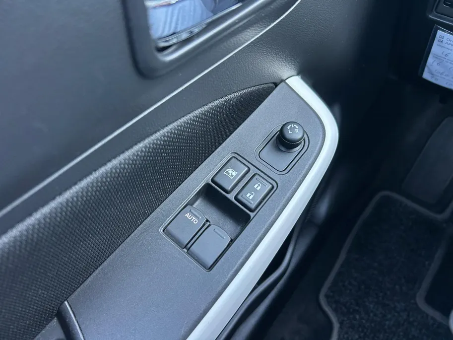 Suzuki Swift 1.2 Select | Airco | Apple/Android Carplay | Stoelverwarming | Stuurwielbediening | Lichtmetalen Velgen |