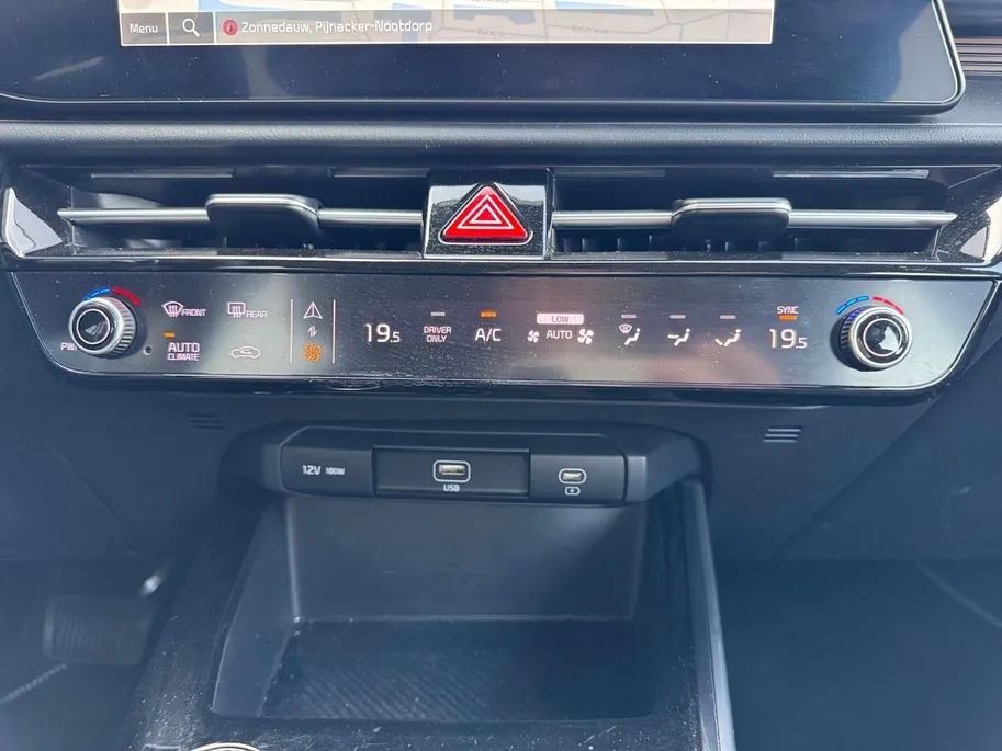 Kia Niro EV DynamicLine 64.8 kWh | Navigatie | LM-Velgen | Climate control | adaptieve cruise control | Keyless | Trekhaak | SOH 100% |