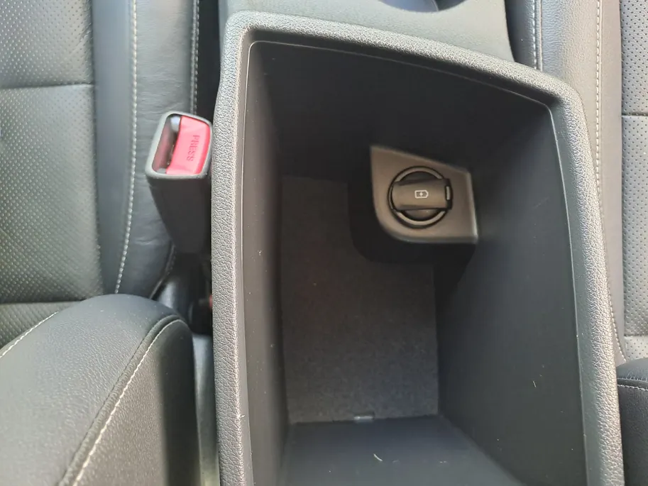 Kia Niro 1.6 GDi Hybrid ExecutiveLine Leer | Automaat | Trekhaak | Navi | Camera | Voorstoelen verwarmd |  stuur verwarmd | Cruise control adaptief