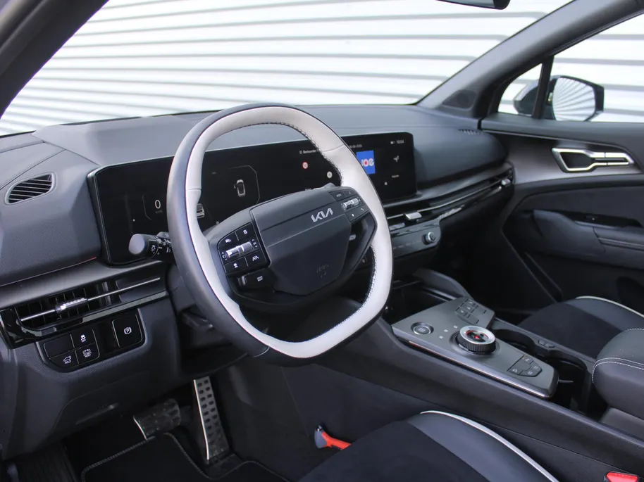 Kia Sportage 1.6 T-GDi Hybrid GT-Line | Trekhaak | Stuur-/stoelverwarming | Elek. stoelverstelling + achterklep | Schuifdak | 18" LM | Cruise adapt. | Camera |