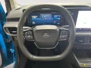 Ford E-Transit Courier Limited 44 kWh 136 pk | DEMO | Adaptive cruise control | Achteruitrij camera | Verdiepte tussenwand | Trekhaak | Navigatie | Direct leverbaar!