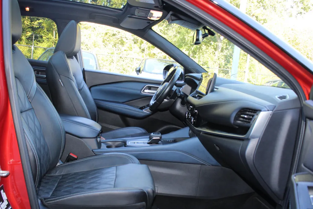 Nissan QASHQAI 1.3 MHEV Xtronic Tekna Plus |Nappa lederen bekleding| Bose audio | Head-up display | Trekhaak | 1800kg trekgewicht | All season banden | Stoelmassage | Stoelgeheugen | Stoel-, voorruit- en stuurverwarming