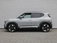 Kia EV2 Plus 42.2 kWh | Dodehoek detectie | Clima | 18'' LM Velgen | Stuur-/stoelverwarming | All seasons | Camera | Keyless | Telefoonlader | Navi |
