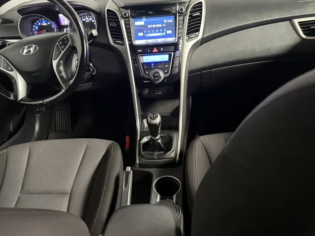Hyundai i30 1.6 i-Motion Pl. navigatie
