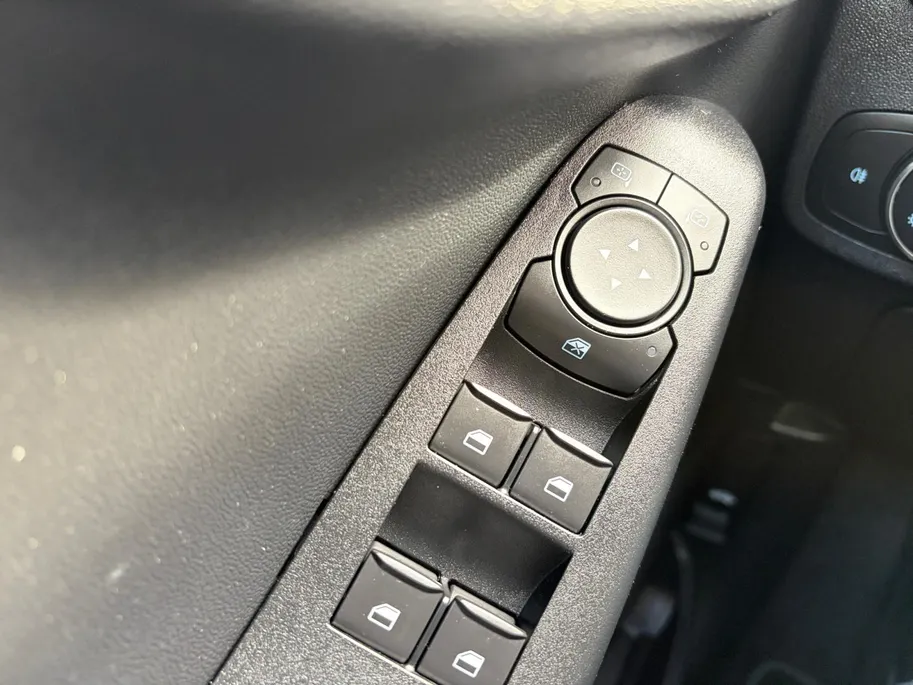 Ford Fiesta 1.0 EcoBoost Hybrid Titanium 125PK | 1e Eigenaar | NL-Auto | Apple Carplay / Android Auto | Parkeersensoren | Cruise Control | Climate Control