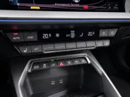 Audi A3 Sportback 40 TFSI e S edition 204 PK · Glazen panoramadak · SONOS premium 3D · Lichtpakket pro ambient light · MEGA Sale