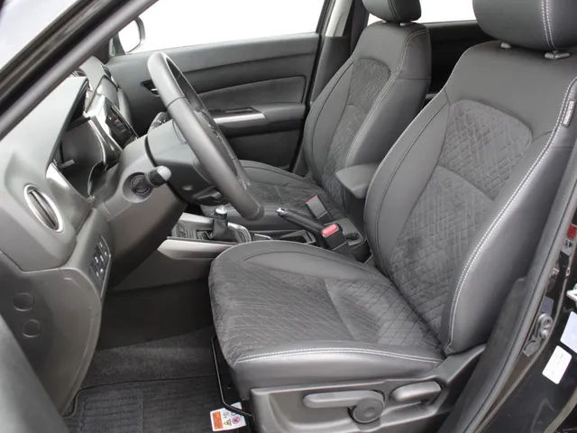 Suzuki Vitara 1.4 Boosterjet Style Smart Hybrid | Navi | Panodak | Adap. Cruise | Leder | Lm-Velgen