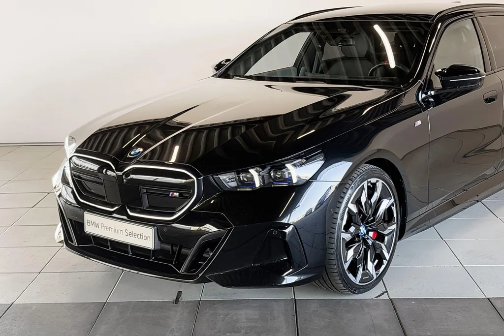 BMW i5 Touring M60 xDrive 84 kWh