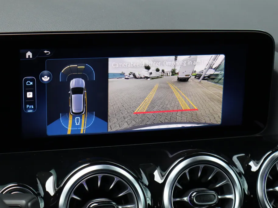 Mercedes-Benz GLA 250 e Business Solution AMG l Keyless l Panoramadak l Stoelverwarming