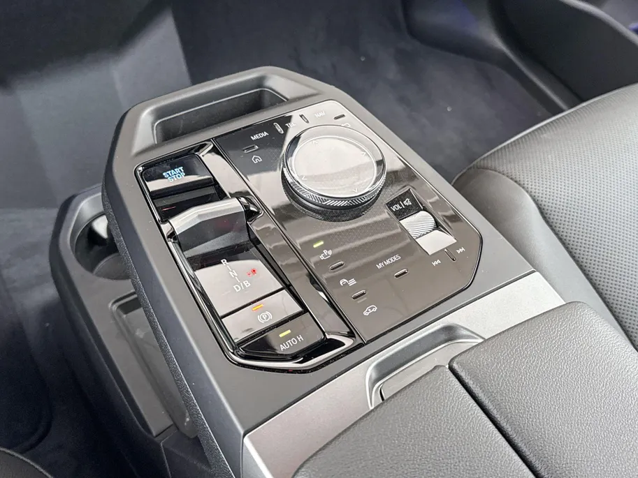 BMW iX xDrive40 High Executive