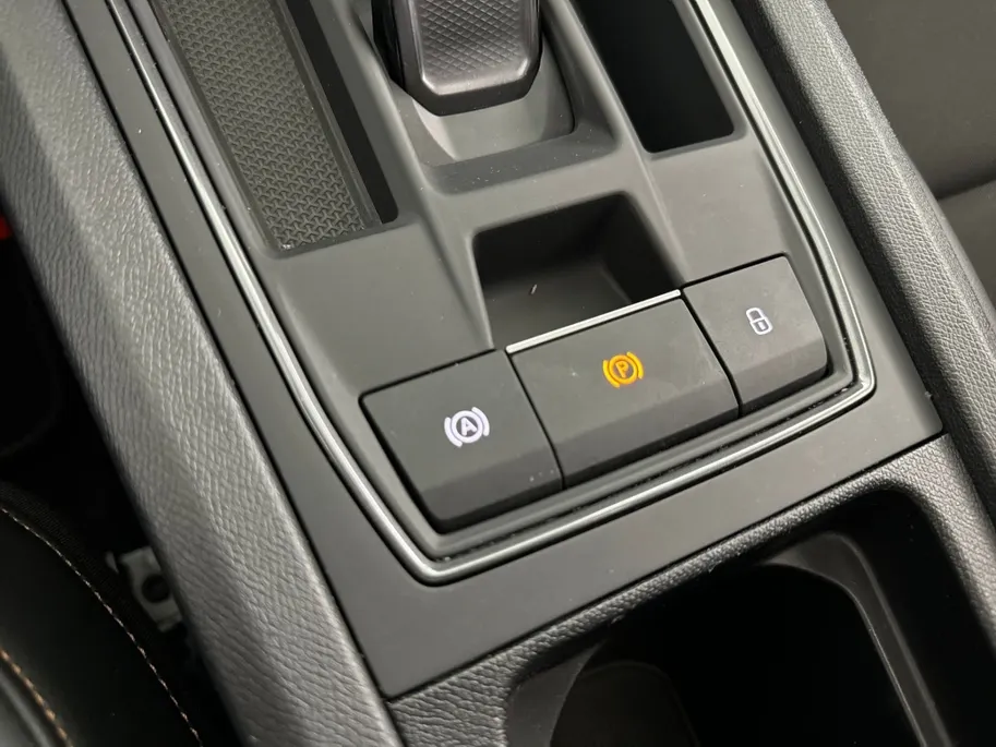 CUPRA Formentor 1.4 e-Hybrid DSG Business Automaat | Panoramadak | Elektrische achterklep | Adaptieve Cruise Control