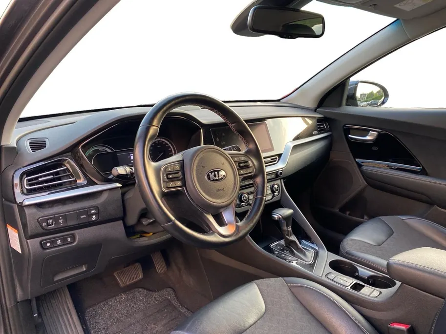 Kia Niro 1.6 GDi PHEV DynamicLine Climate control | Trekhaak | Navigatie | Camera | LM velgen | Stoel,- en stuurverwarming | Elek. best. stoel |