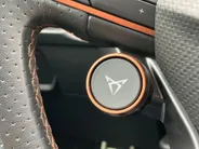 CUPRA Leon 1.4e-Hybrid 180kW/245PK VZ · Leder kuipstoelen · Panoramadak · Navigatie · Camera · Dodehoeksensoren ·