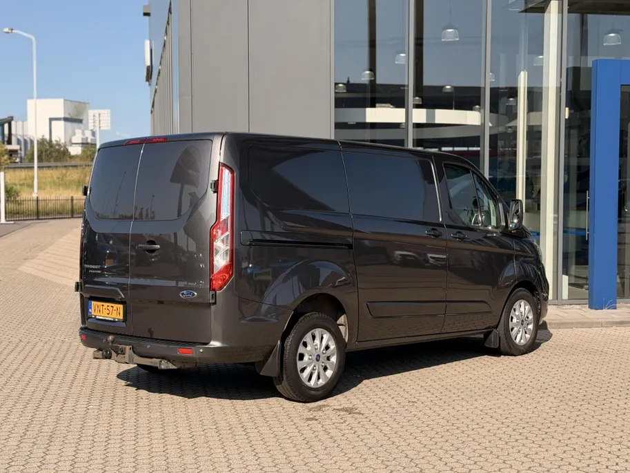 Ford Transit Custom 280 2.0 TDCI L1H1 Limited DUBBELE ZIJSCHUIFDEUR I TREKHAAK I BI-XENON KOPLAMPEN I WINTER PACK I APPLE CARPLAY / ANDROID AUTO I