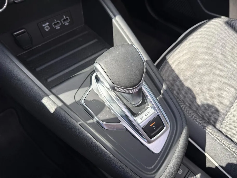 Renault Captur 1.6 E-Tech Plug-in Hybrid 160 Intens | Automaat | Schuifkanteldak| Parkeersensoren | Camera | Apple Carplay & Android Auto | Climate Control |
