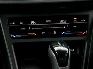 Volkswagen Polo 1.0 TSI 110pk DSG R-Line Business · Apple/Android Car Play · Matrix LED · ACC · Sfeerverlichting · 17' Velgen · Navigatie ·